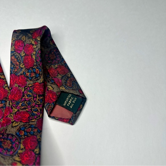 Luxury SAKS FIFTH AVENUE Exclusive Bold Red & Tan Floral All Silk Classic Tie - Picture 5 of 7